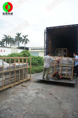 江蘇客戶訂購的多套渦流洗菜機(jī)組裝車發(fā)貨！