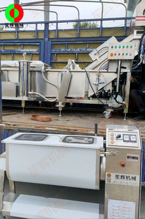 廣州客戶訂購的全網鏈氣泡清洗機、攪拌機裝車交付客戶！