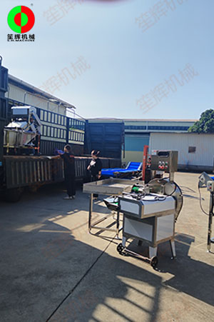 洗菜機切菜機脫水機等一批果蔬凈菜加工設備發往海南省客戶！